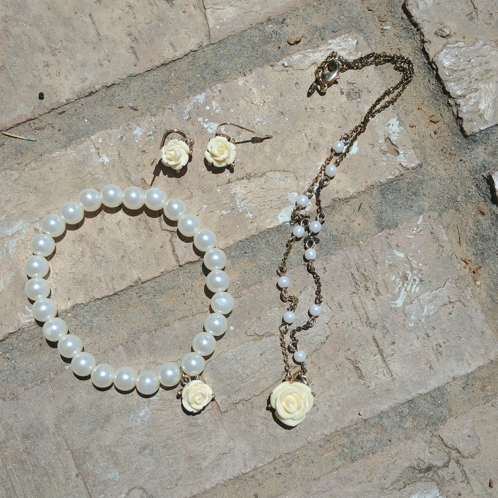 Rose Necklace, Earrings & Bracelette Set